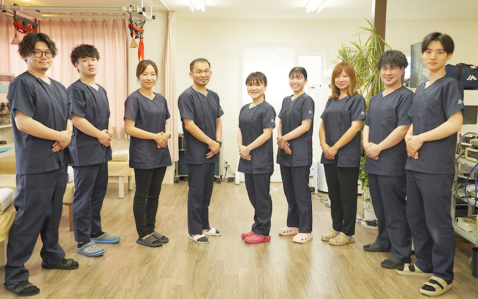 疋田整骨院スタッフ集合写真